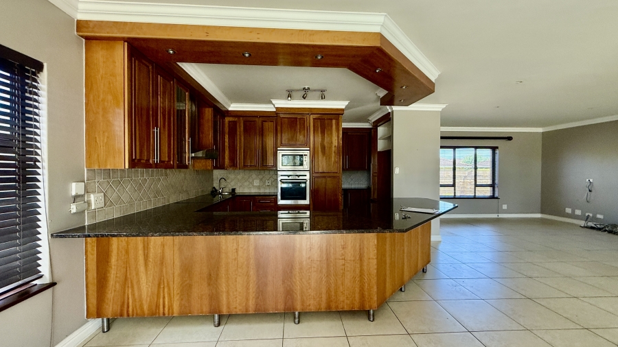 3 Bedroom Property for Sale in Summerstrand Eastern Cape